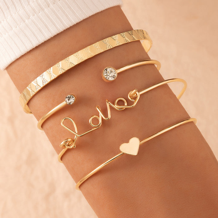 Conjunto de pulseras con letras en forma de corazón: conjunto de pulseras geométricas de cuatro piezas