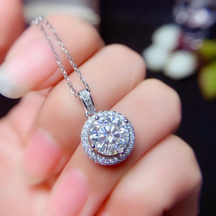 Round Imitation Moissanite Pendant Light Luxury Necklace