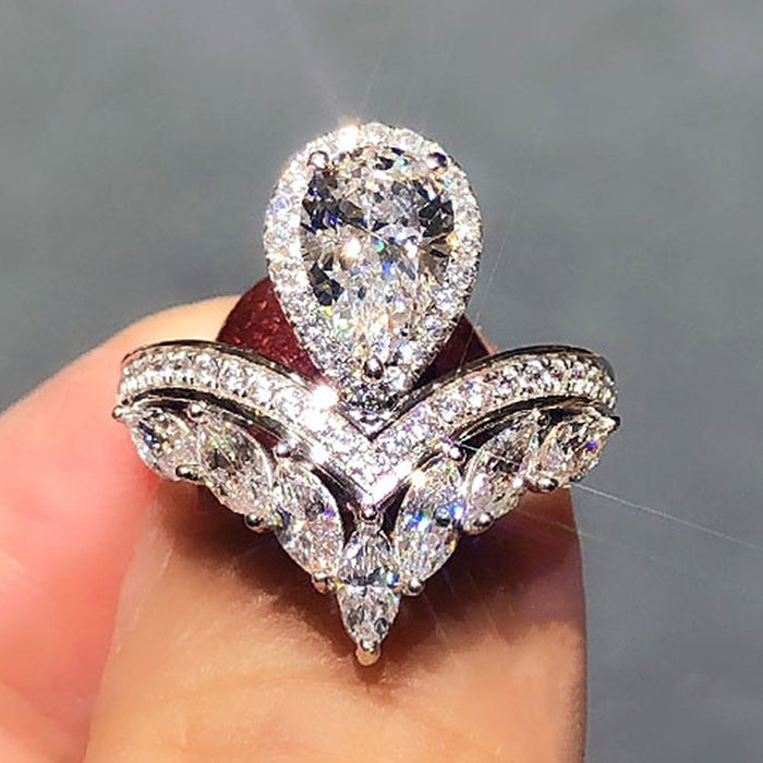 Crown teardrop pear-shaped zircon ring platinum-plated horse eye-shaped female ring