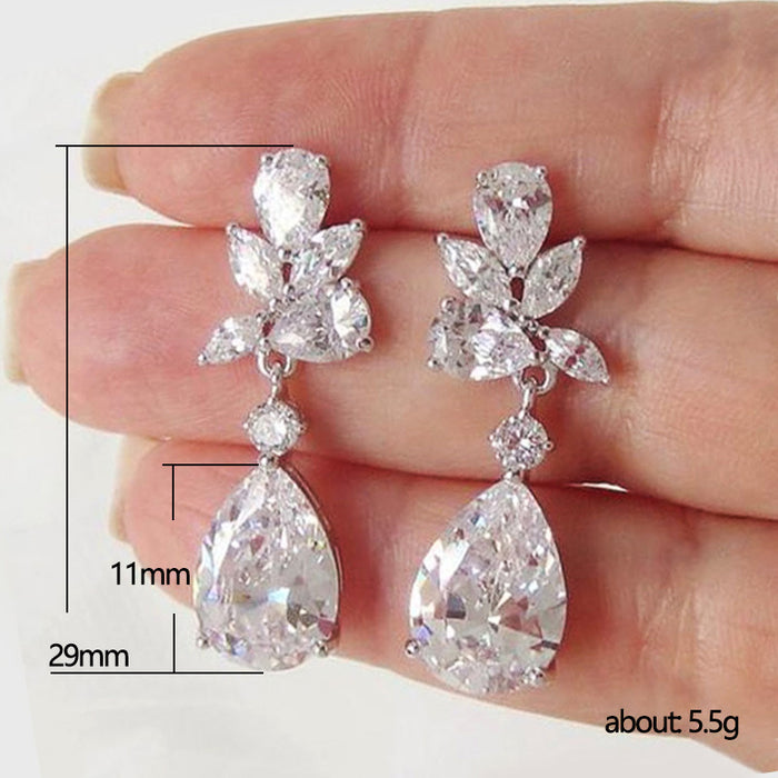 Pendientes llenos de diamantes