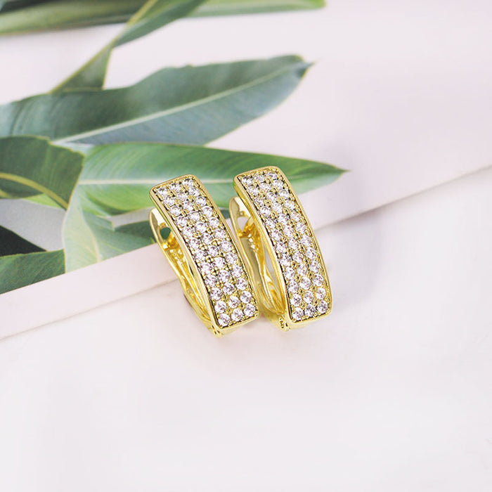 High-end heart-shaped earrings, cool and light luxury earrings