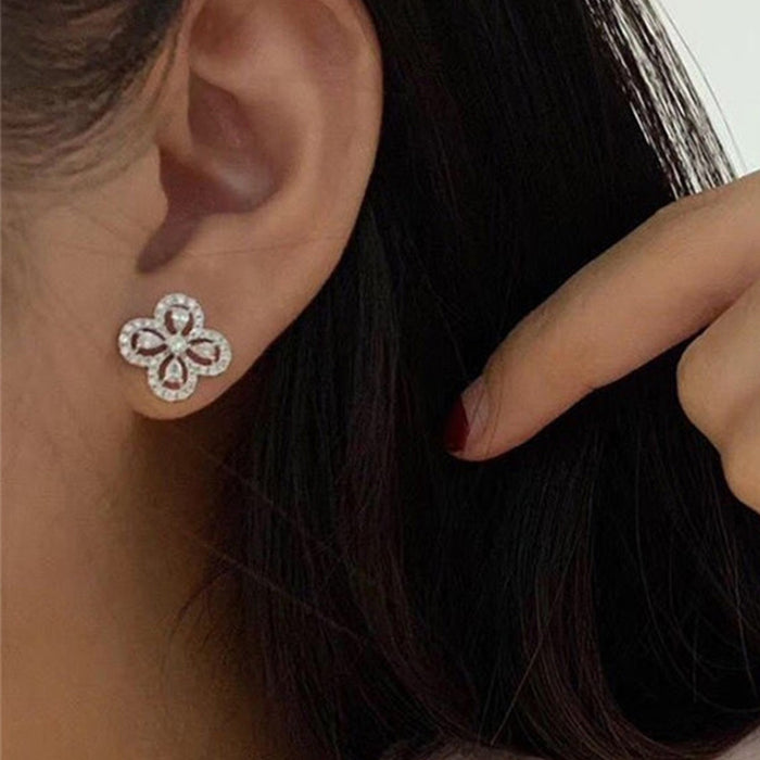 Zirconia round earrings for women