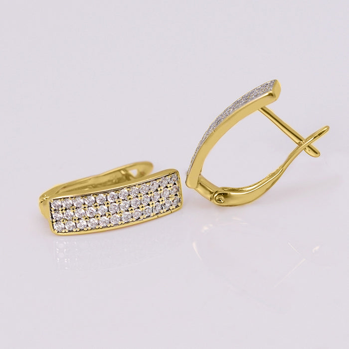 High-end heart-shaped earrings, cool and light luxury earrings
