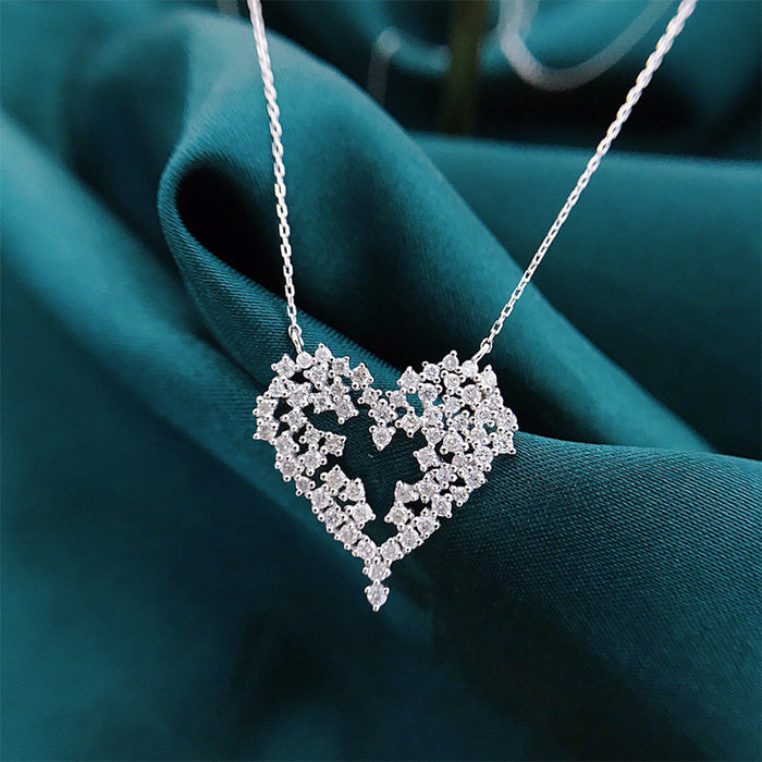 Full diamond heart-shaped necklace, luxurious micro-inlaid simulated zircon