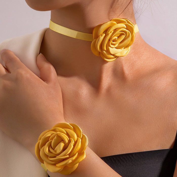 Elegant Chanel-style three-dimensional fabric flower choker