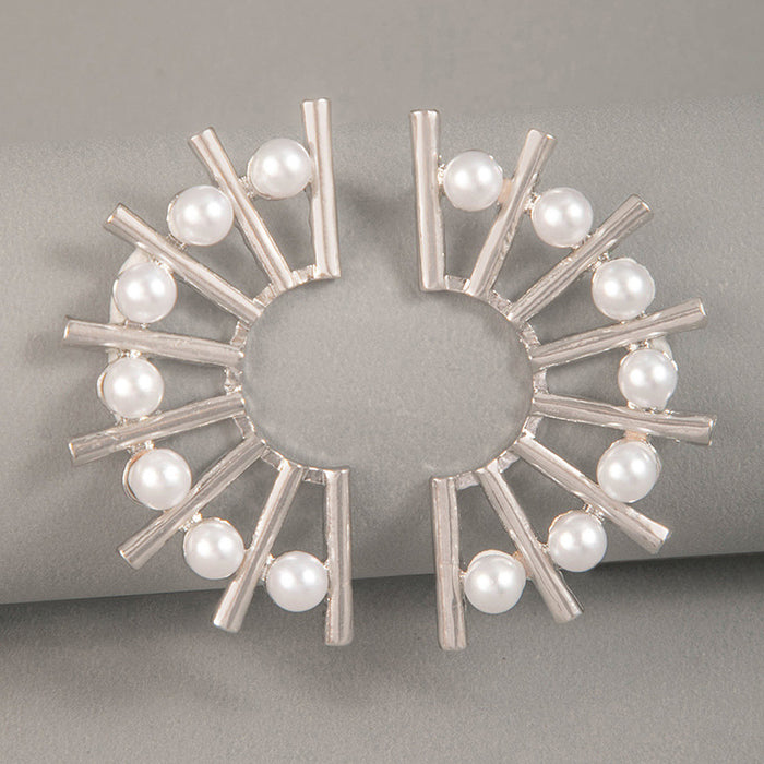 Fan-shaped pearl earrings, elegant small flower semi-circular earrings