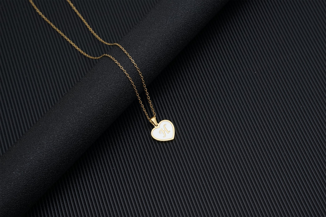 Collar de clavícula con corazón de oro de 18 quilates europeo y americano, collar con letra colgante de nácar