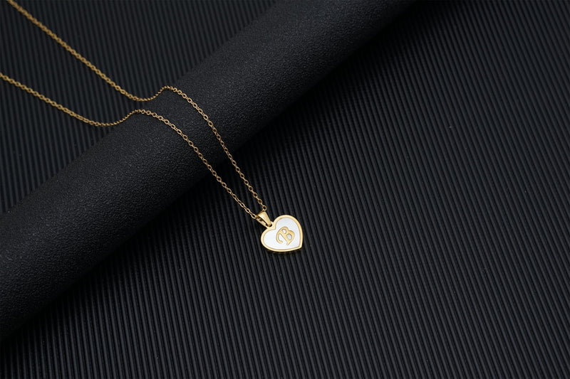 European and American 18K gold heart clavicle necklace, mother-of-pearl pendant letter necklace