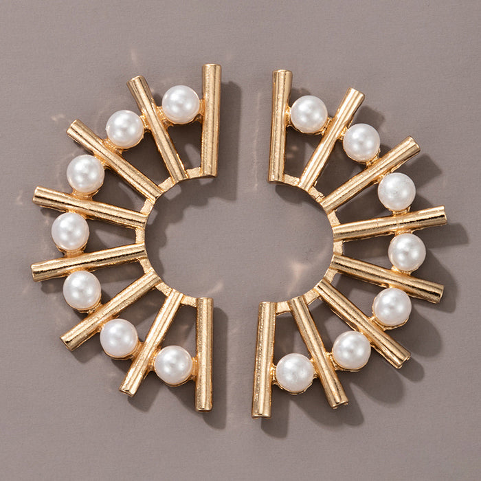 Fan-shaped pearl earrings, elegant small flower semi-circular earrings