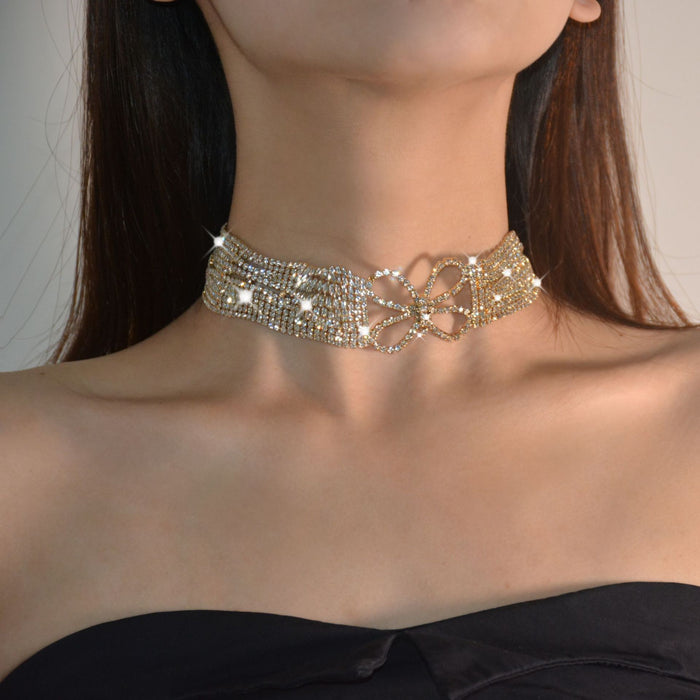 Collar con colgante LOVE: gargantilla creativa con diamantes de imitación geométricos