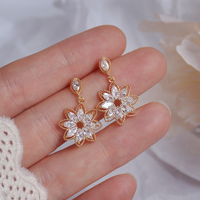 Micro-inlaid zircon crystal flower earrings vintage earrings