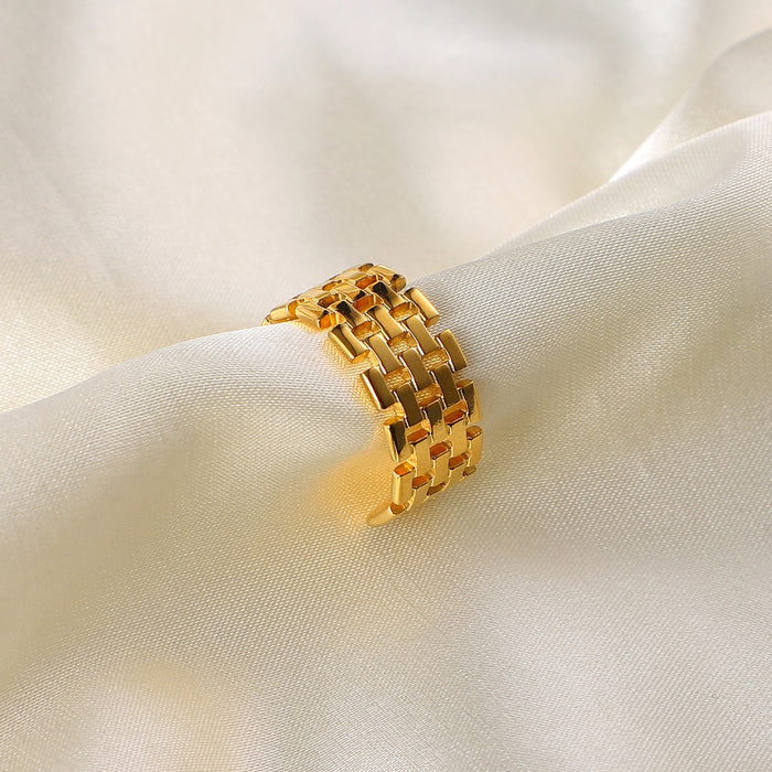 18K Gold Stainless Steel Woven Texture Ring with Oval Zircon