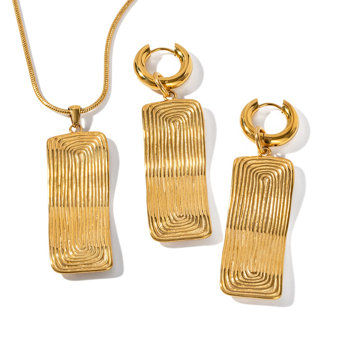 European Style 18K Gold-Plated Stainless Steel Necklace - Grooved Rectangle Pendant for Women