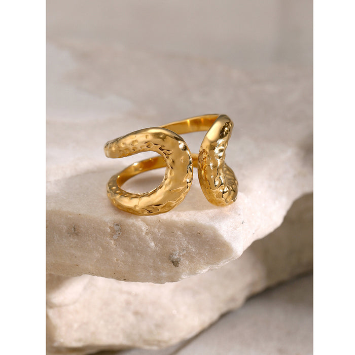 Anillo ajustable de acero inoxidable chapado en oro de 18 quilates con patrones huecos