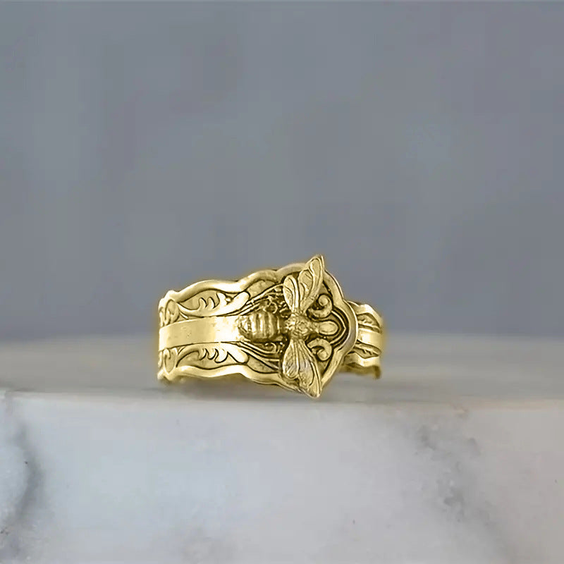 Anillo retro de estilo antiguo con forma de abeja e insecto