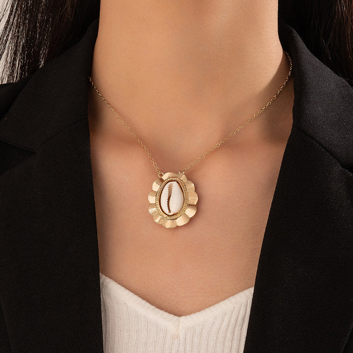 Shell Pendant Single-Layer Necklace - Alloy Geometric Flower Choker