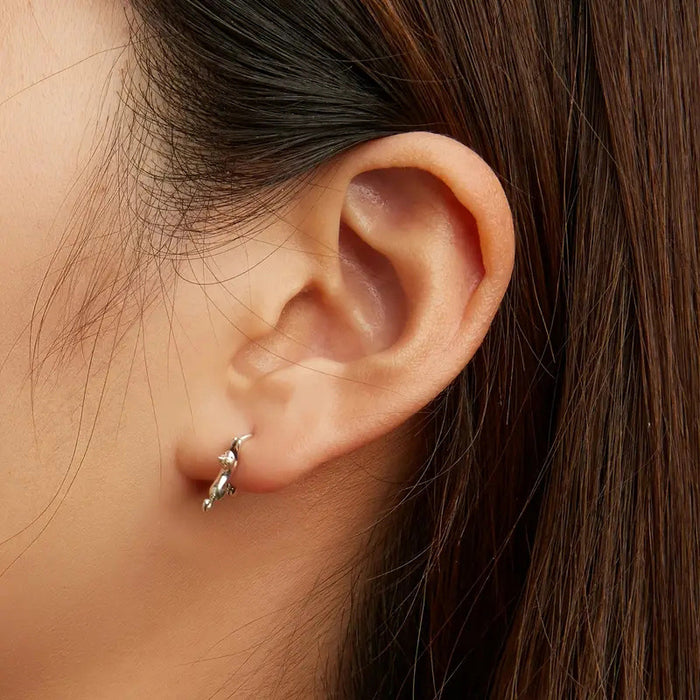 Light luxury retro floral earrings carved palace style earrings
