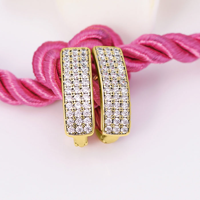 High-end heart-shaped earrings, cool and light luxury earrings