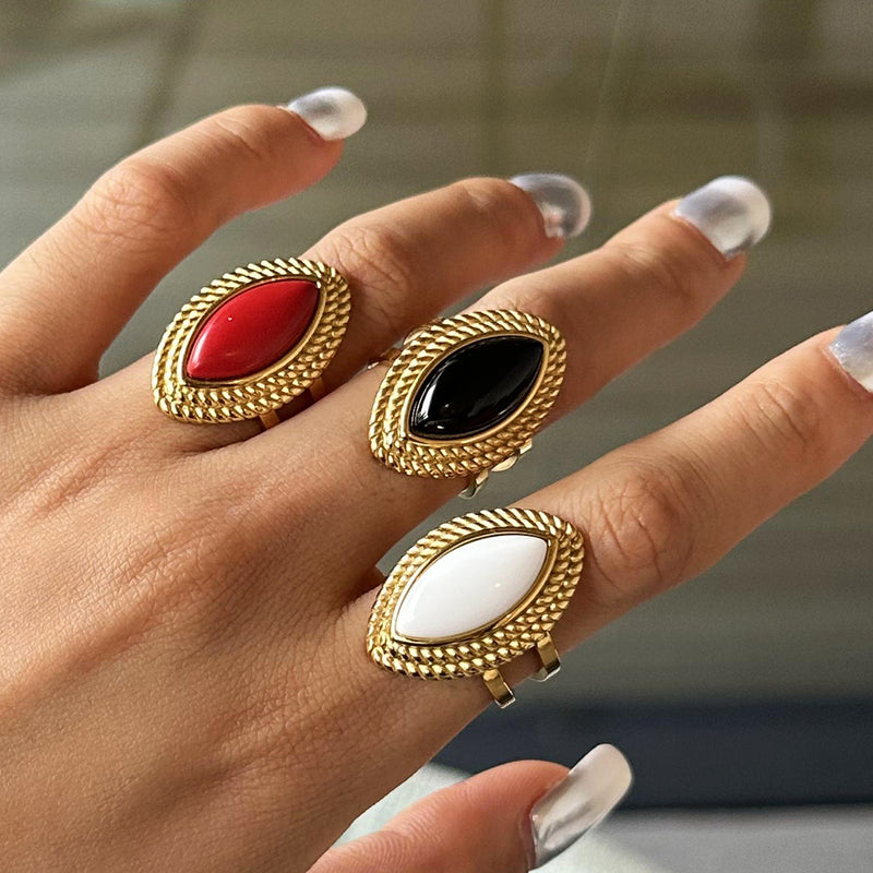 Anillo abierto de ónix negro de acero inoxidable chapado en oro de 18k