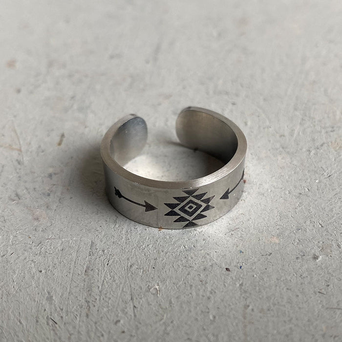 Anillo de la amistad de acero inoxidable con grabado de cabeza de toro occidental: diseño abierto ajustable para mujeres, estilo occidental moderno en INS