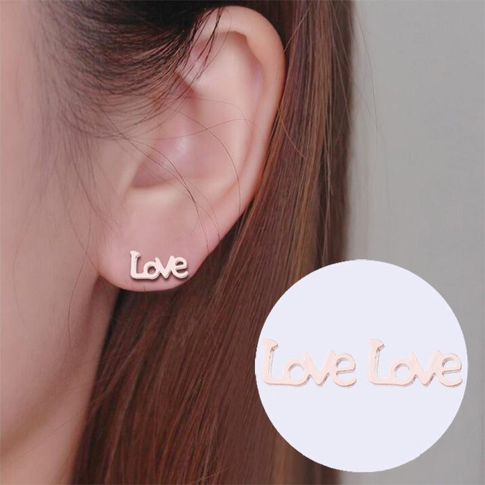 Pendientes de acero inoxidable con la letra LOVE: joyería retro de estilo coreano