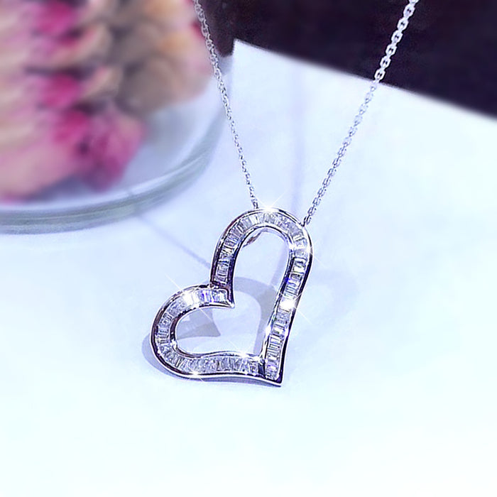 Collar de circonitas en forma de corazón con diamantes