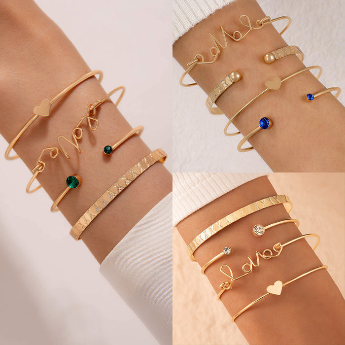 Conjunto de pulseras con letras en forma de corazón: conjunto de pulseras geométricas de cuatro piezas