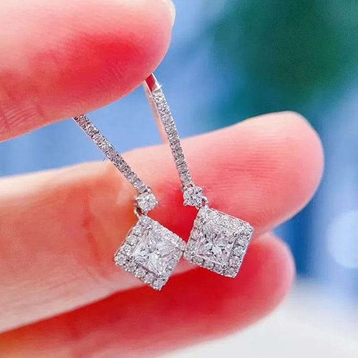 Pendientes de circonitas en forma de diamante