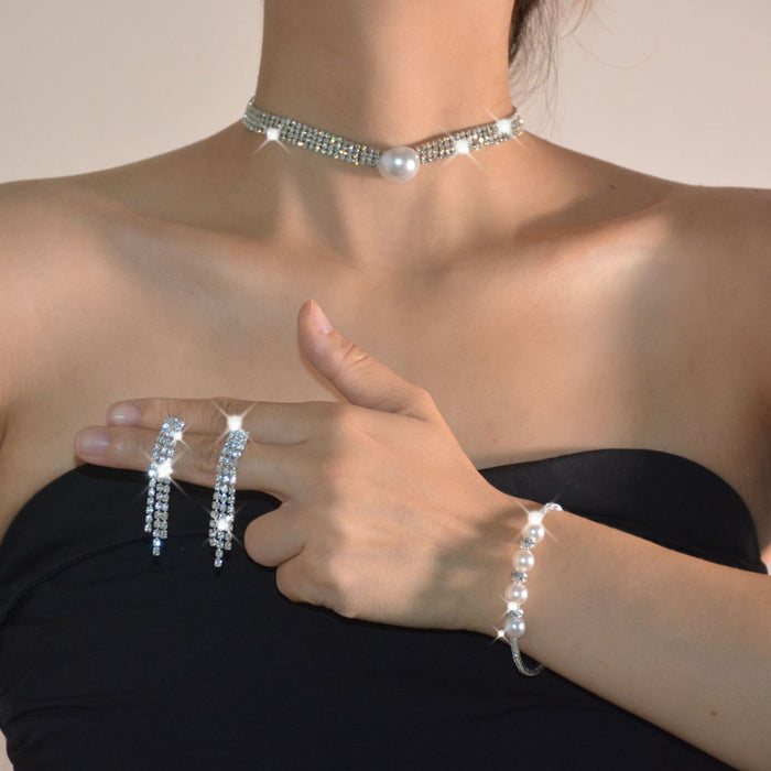 Conjunto de collar y pendientes de moda: diseño de doble hilera de diamantes de imitación