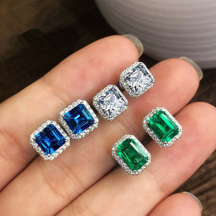 Pendientes de circonita verde con incrustaciones de diamantes