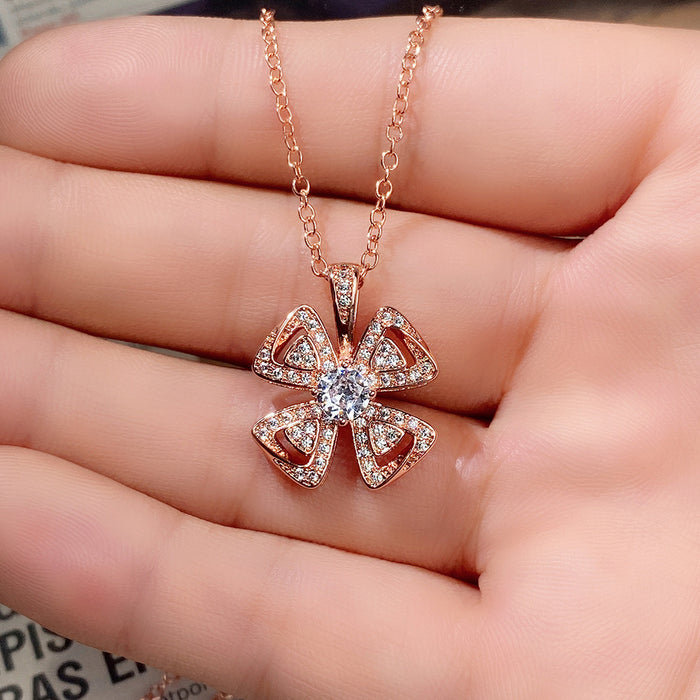 Four-leaf clover flower leaf pendant women's clavicle necklace