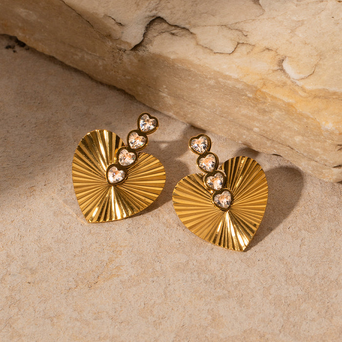 Pendientes de acero inoxidable chapado en oro de 18 quilates con forma de corazón y circonita blanca de estilo vintage europeo: joyería de moda para mujer