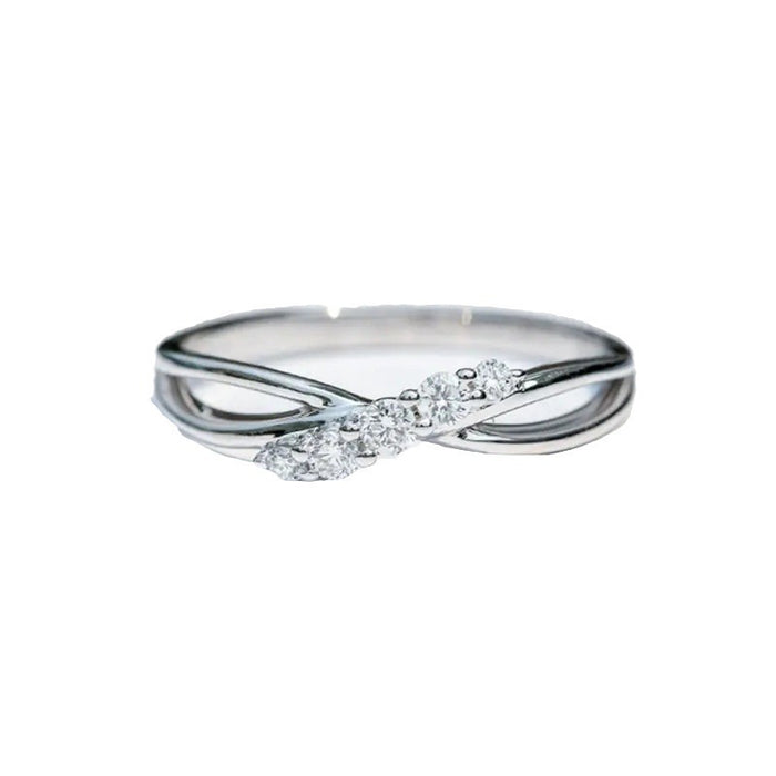 Super sparkling oval engagement ring