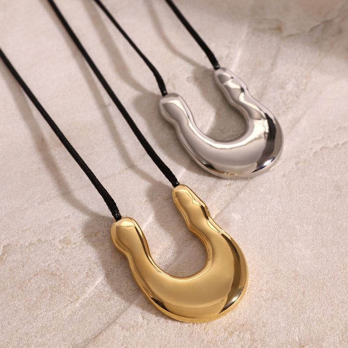 U-shaped pendant necklace, European and American stainless steel ins clavicle chain metal color preservation