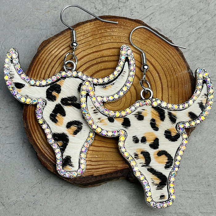 Pendientes de cabeza de toro de cuero con brillantes diamantes de imitación y diseño de piel de vaca