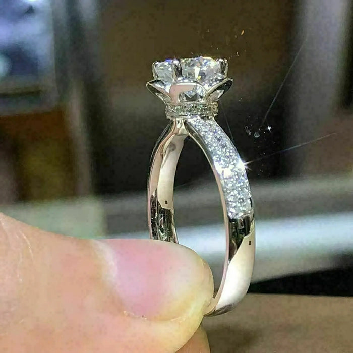 Anillo de compromiso de aniversario de boda con encaje de circonita