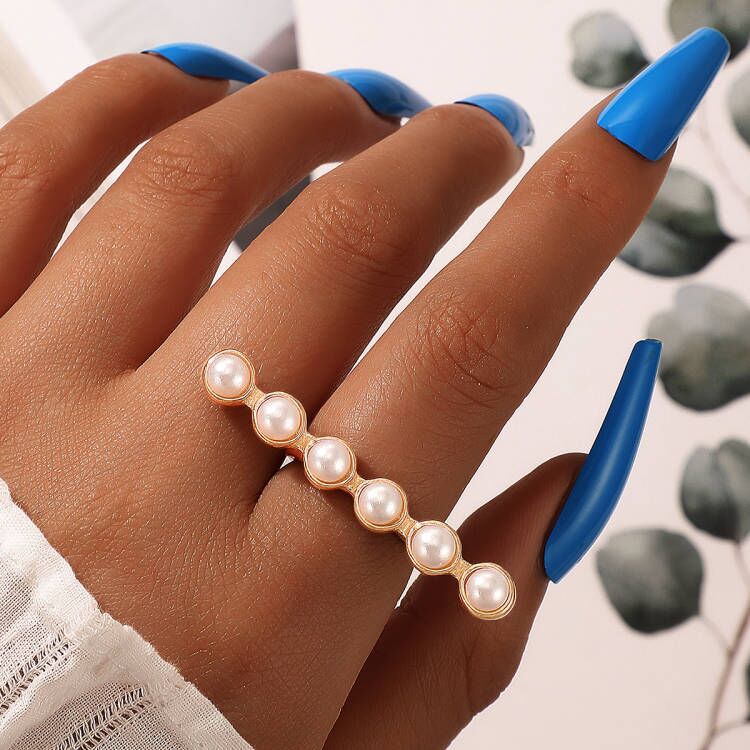 Simple pearl horizontal single ring