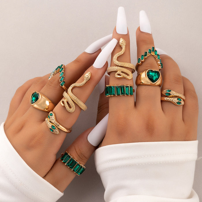 Juego de anillos con piedras preciosas verdes y corazón de serpiente: 5 anillos elegantes