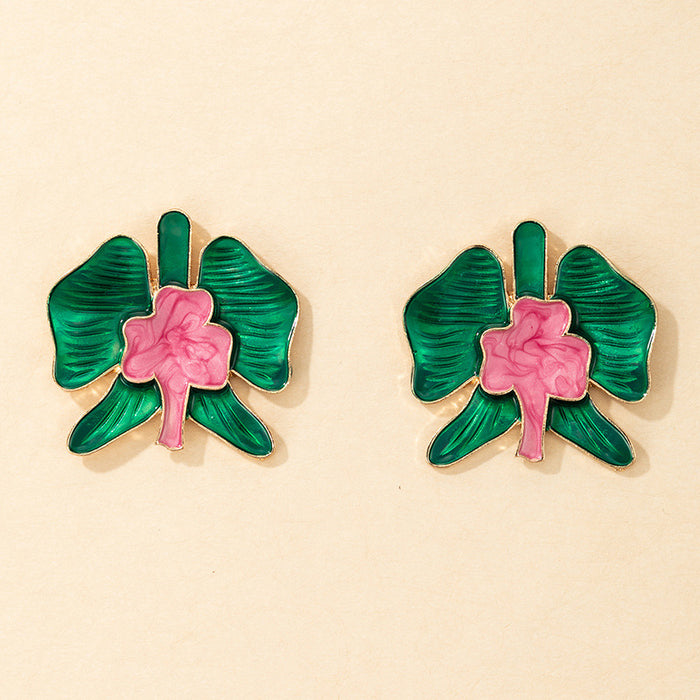 Green oil drop girl style flower holiday earrings