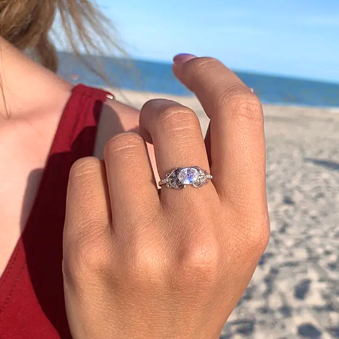 Anillo de boda de mujer con microencaje y circonitas ovaladas