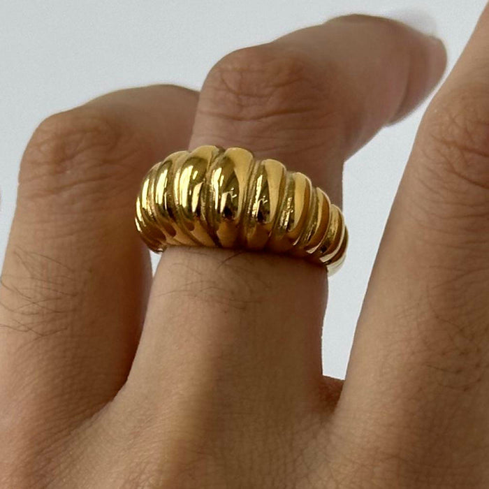 Stainless steel 18k gold croissant ring