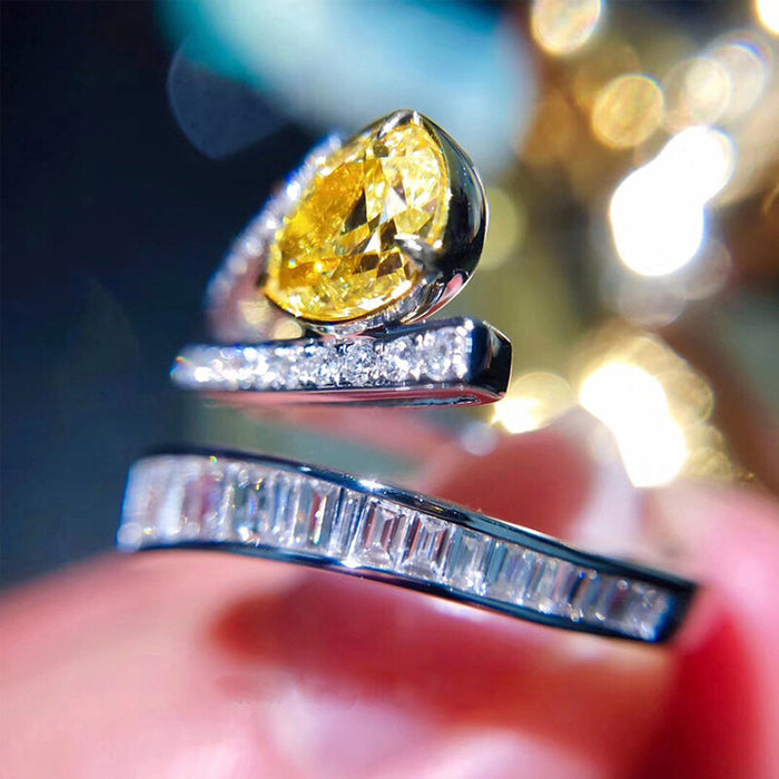 Anillo abierto con exquisita joyería de temperamento.