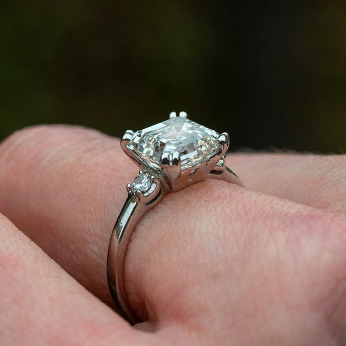 Anillo de diamantes de simulación retro para mujer, adecuado para dedos cortos y gruesos.