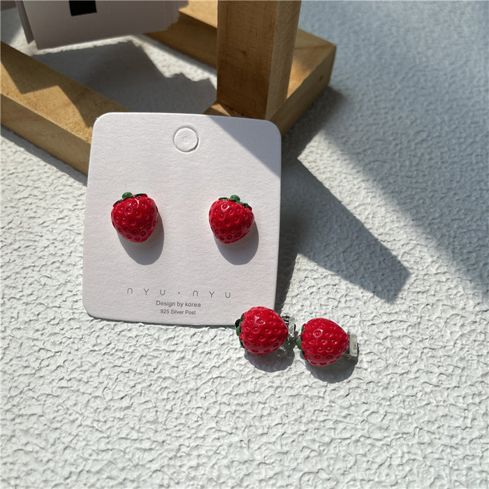 Handmade strawberry earrings | Cute and youthful flower design earrings