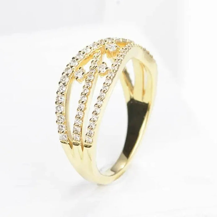 Anillo romano hueco envuelto en anillo retro de moda y exquisito