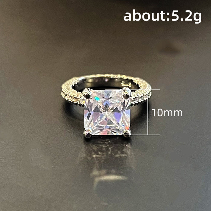 Anillo de diamante de cuatro garras con circonita cuadrada para el dedo índice