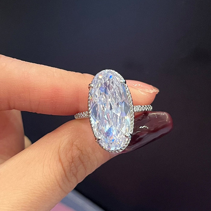 Anillo de mujer con circonitas ovaladas sencillas