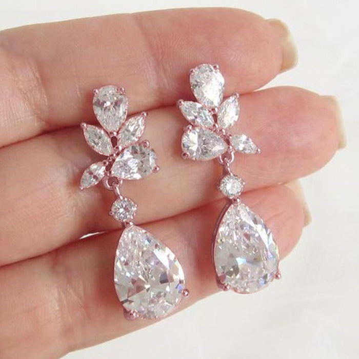 Pendientes llenos de diamantes