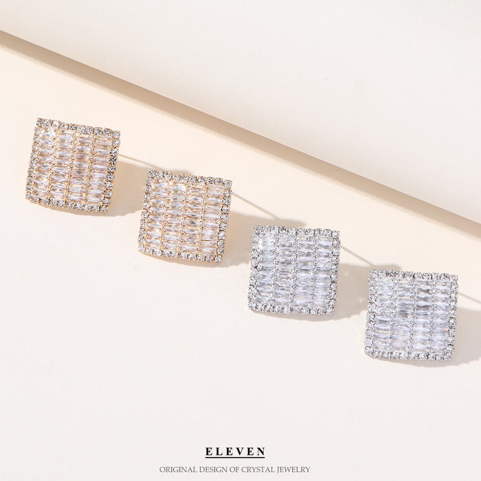 Delicate Circle Zircon Earrings - Sparkling Studs for a High-End Look