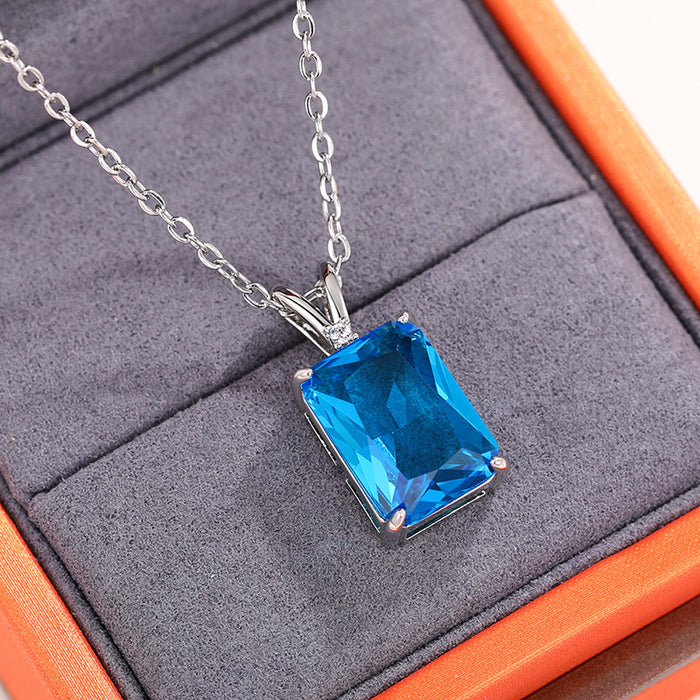 Square four-claw pendant clavicle chain exquisite light luxury necklace